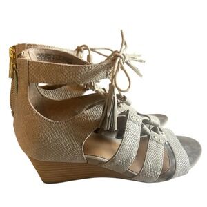 UGG Womens 1015067 Yasmin Snake Gladiator Wedge Sandal Tan Leather Size 6 Tassel